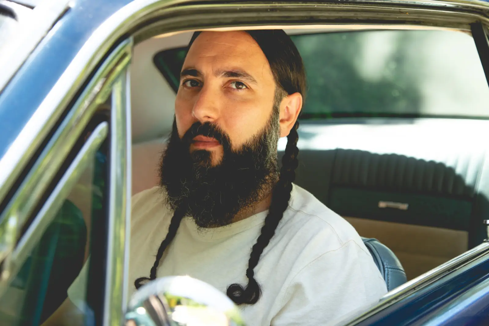 Ron Pope brings "American Man, American Music" to the Netherlands this November