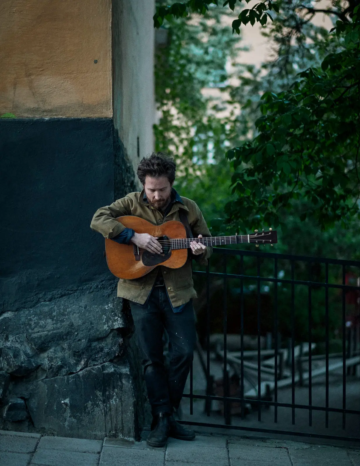 Christopher Paul Stelling tours Europe with "Forgotten But Not Gone & Few and Far Between"