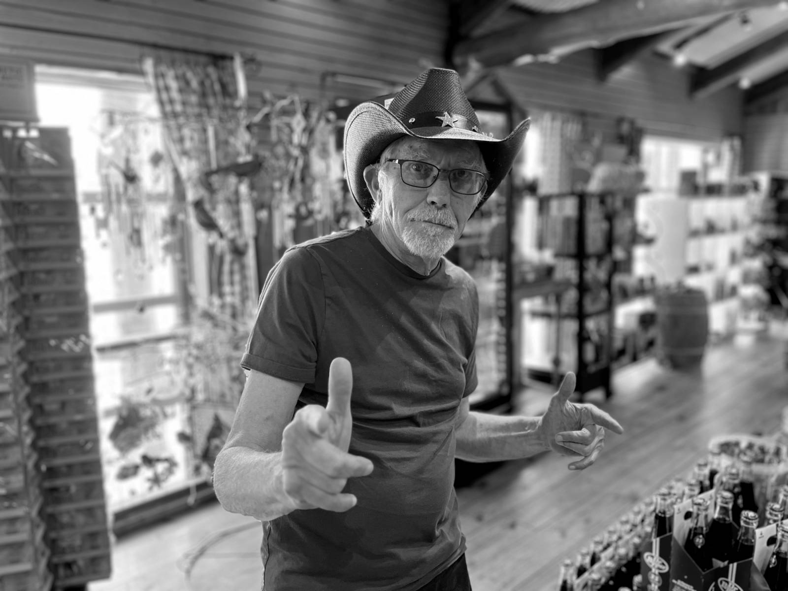 “Check this guy out if you dare”, Johnny Dowd returns to Europe in 2026