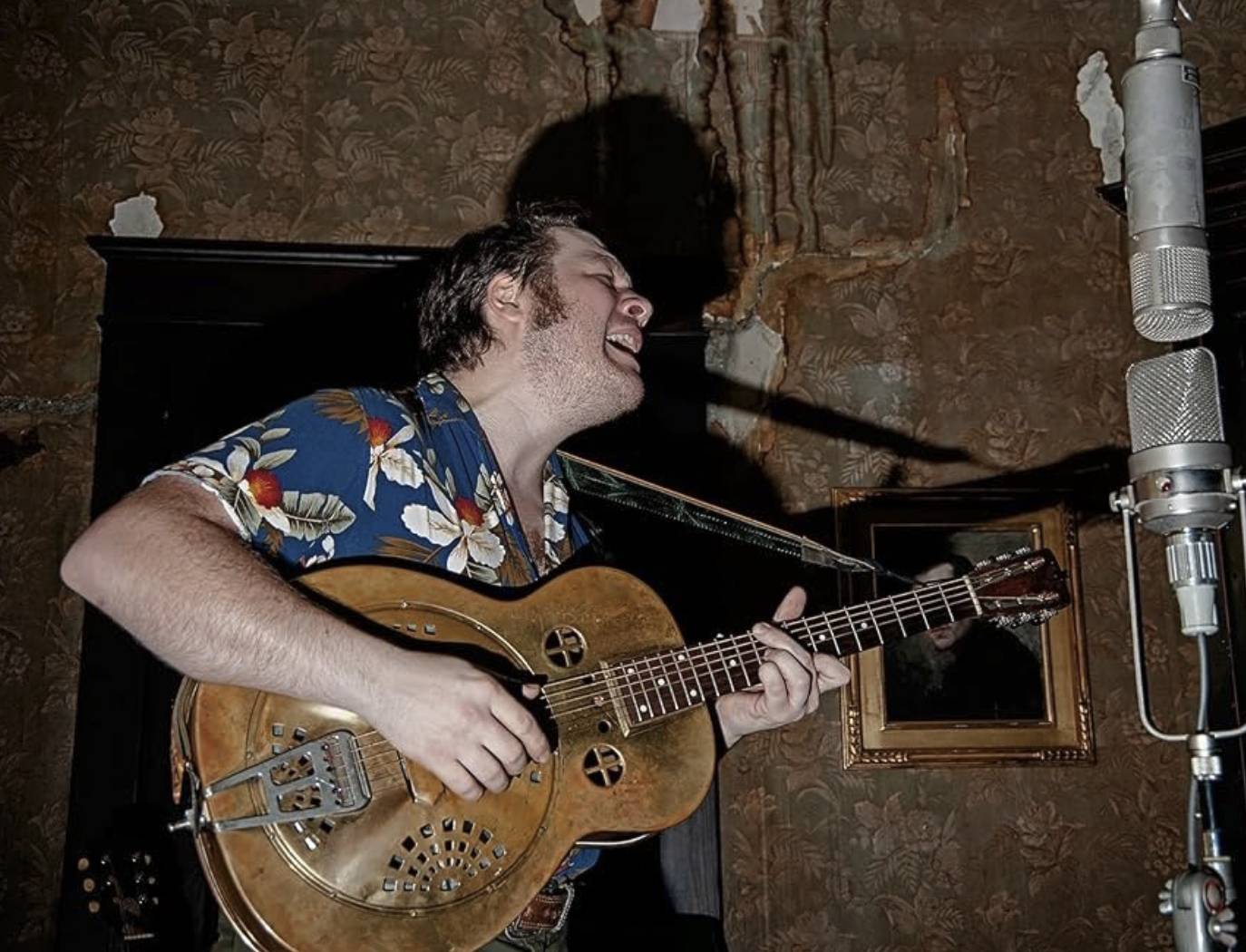 Early James back in The Netherlands for a string of shows