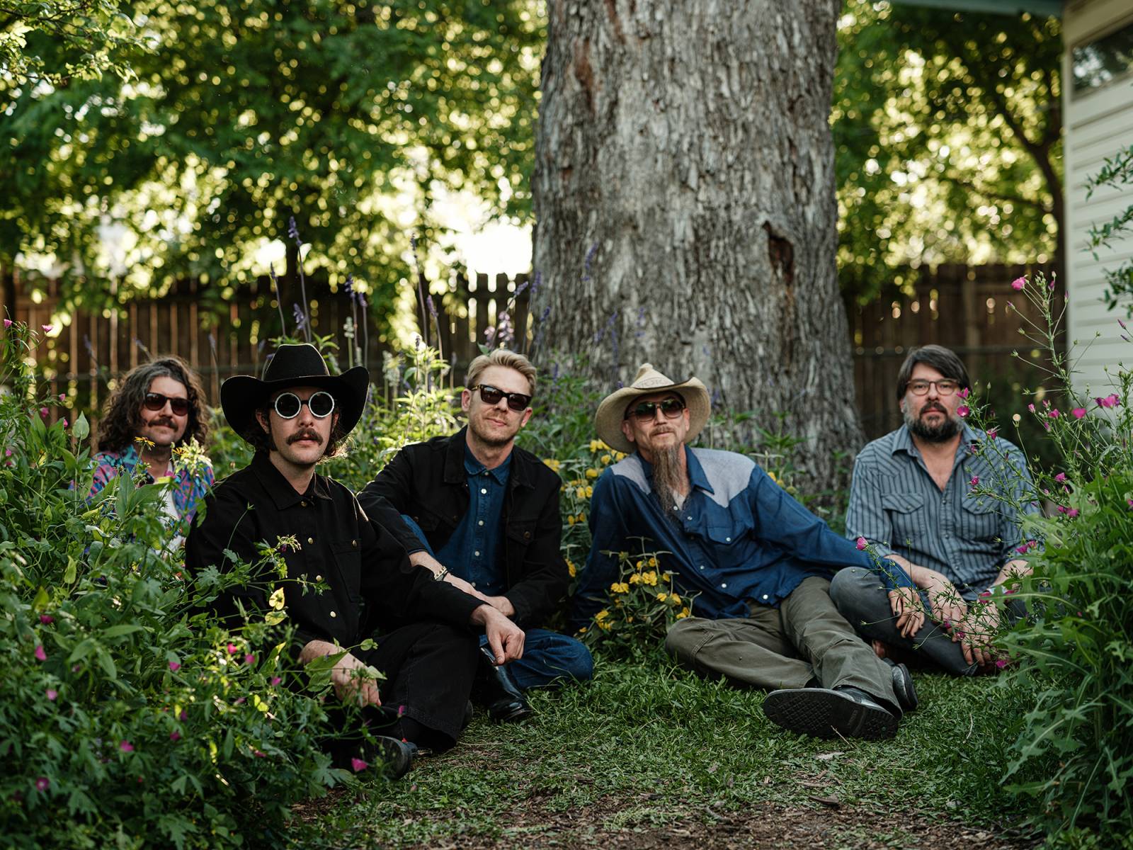 Garrett T. Capps and NASA Country return to Benelux with "Life Is Strange"