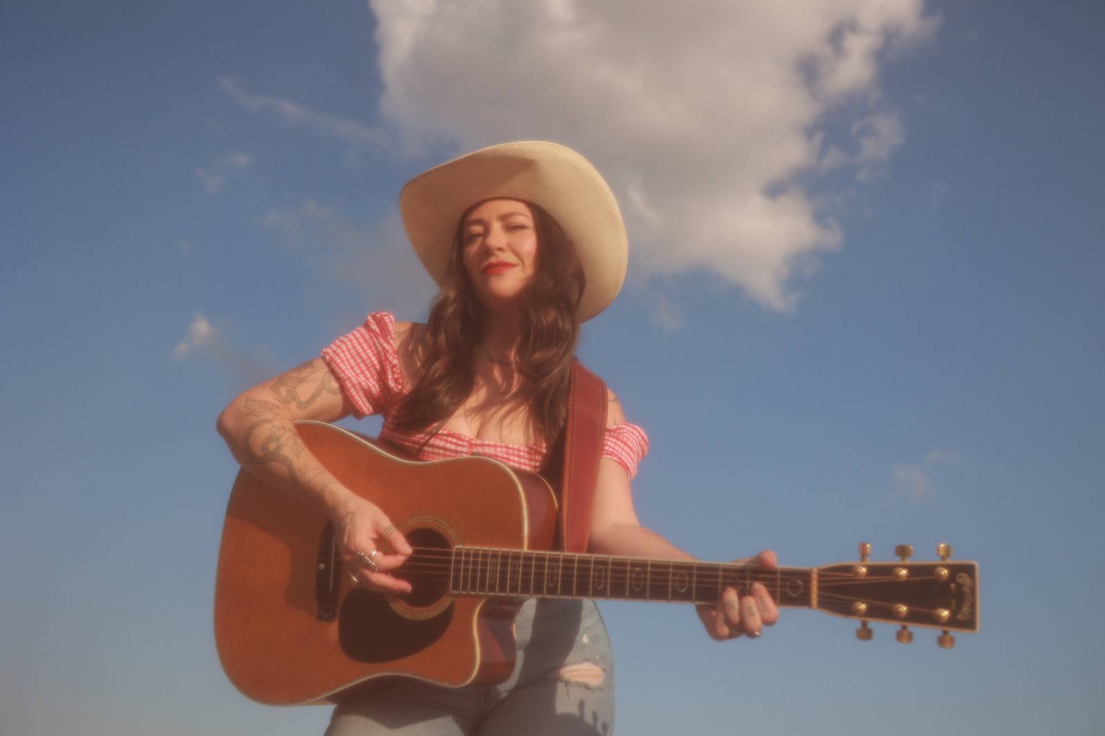 Hannah Juanita takes her honky-tonk heart overseas with first-ever Europe & UK tour