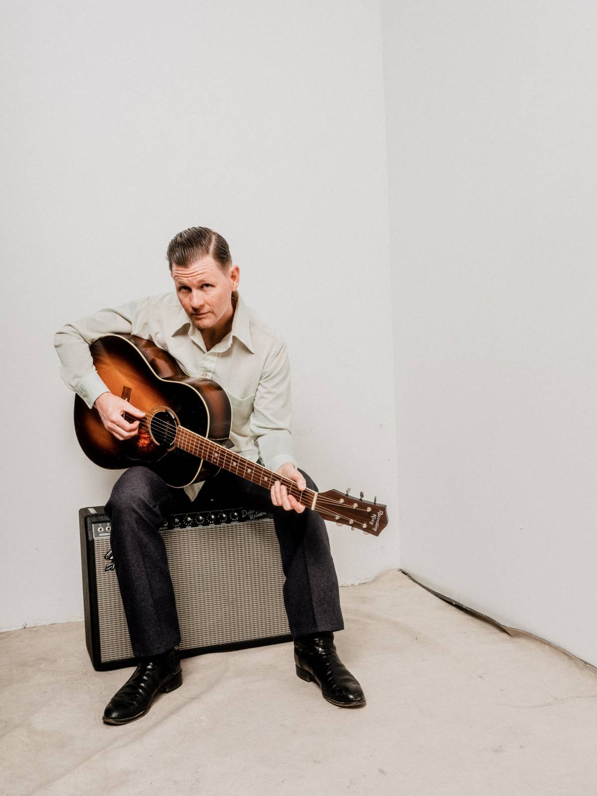 Jake La Botz brings his Gospel-Noir Americana back to Europe