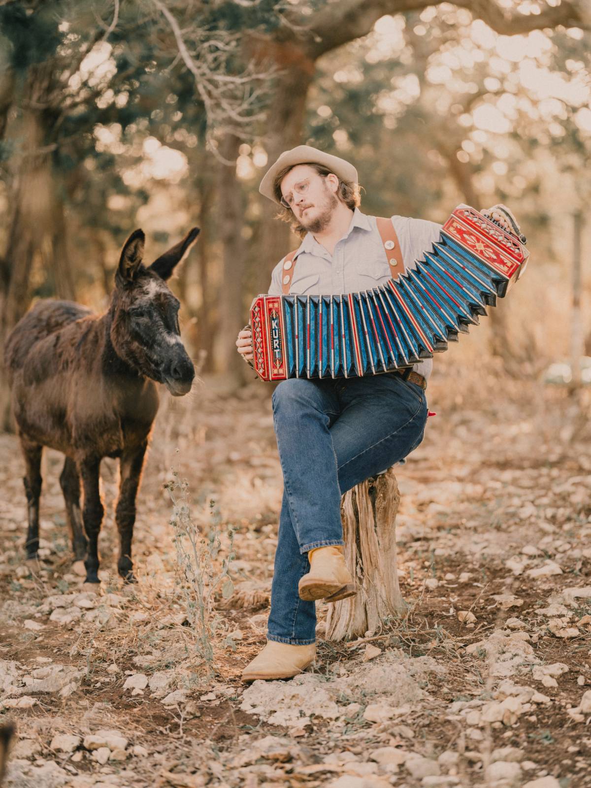 Folksinger Willi Carlisle confirms spring tour in the Netherlands