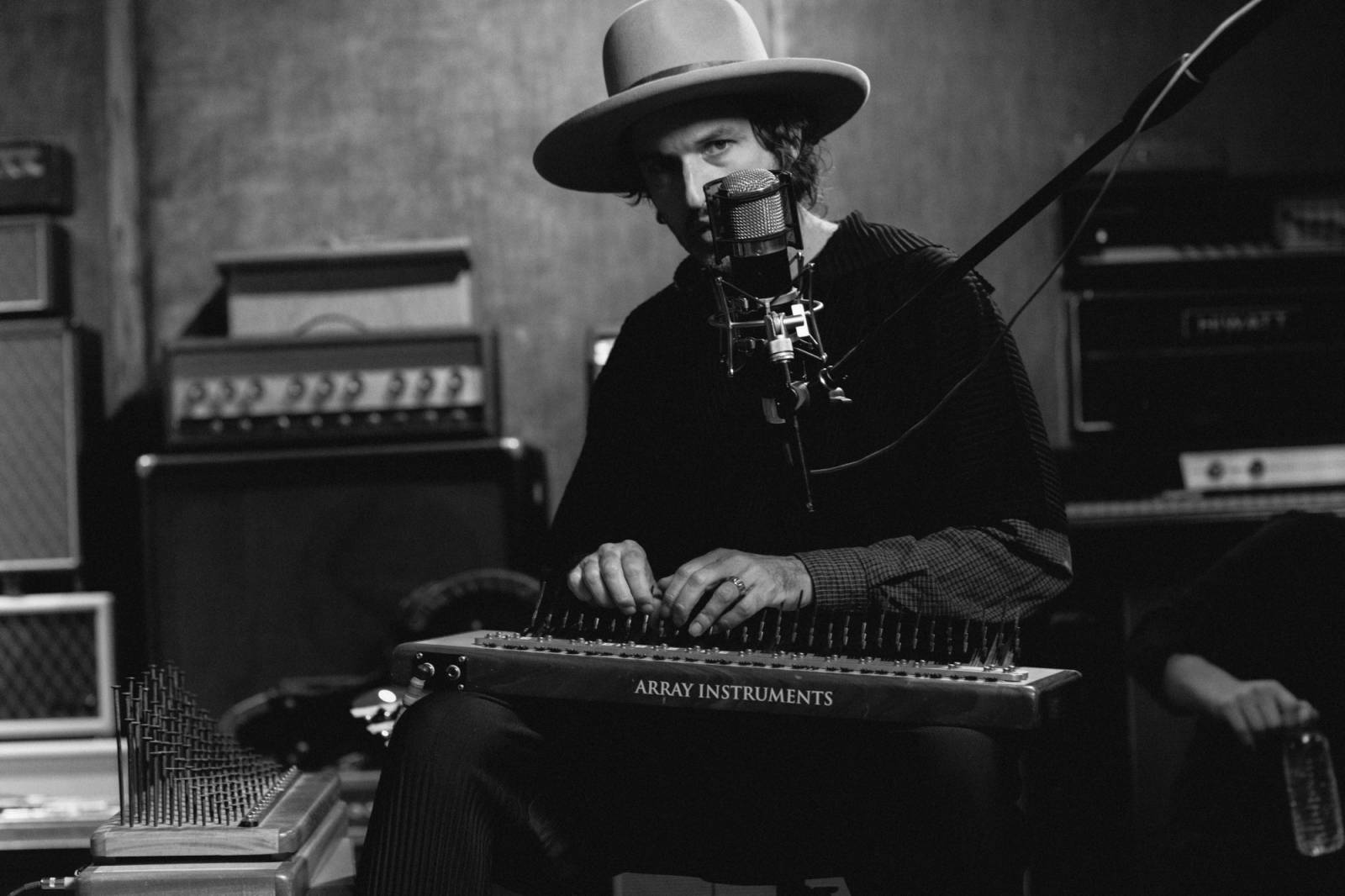 Joachim Cooder brings "Dreamer's Motel" to the Benelux this fall