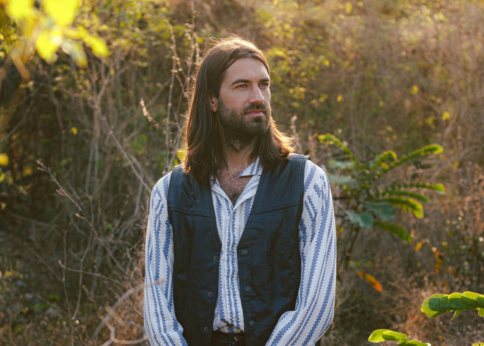 Johnny Delaware tours Europe supporting Dylan LeBlanc with "Para Llevar"