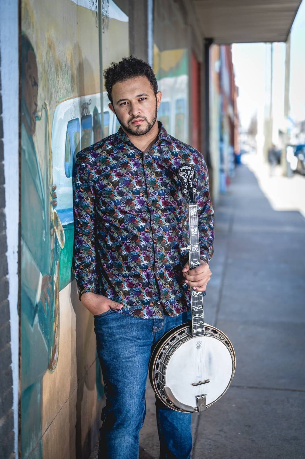 Tray Wellington in the UK and The Netherlands for a select number of shows