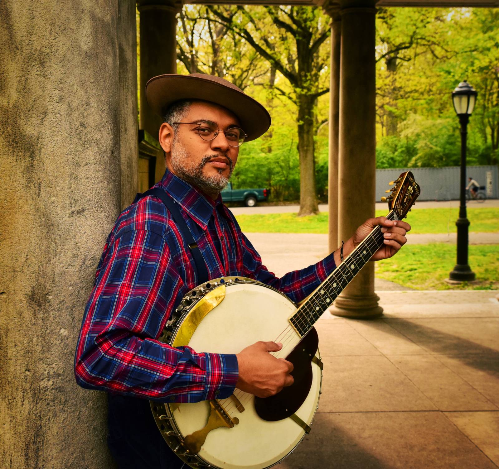 Dom Flemons tours Europe in June with "Traveling Wildfire"