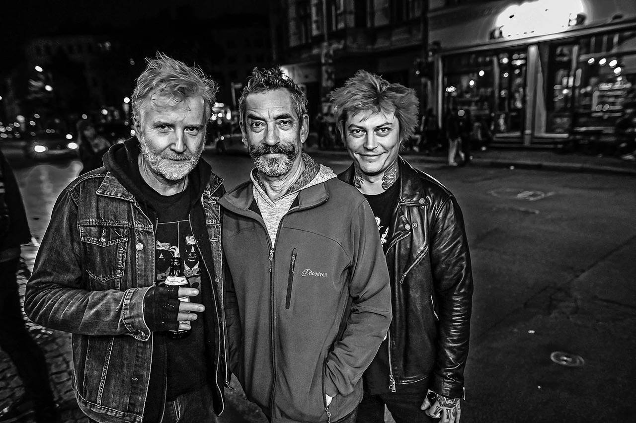 UltraBomb (feat. Hüsker Dü, The Mahones & UK Subs members) confirm NL show for December