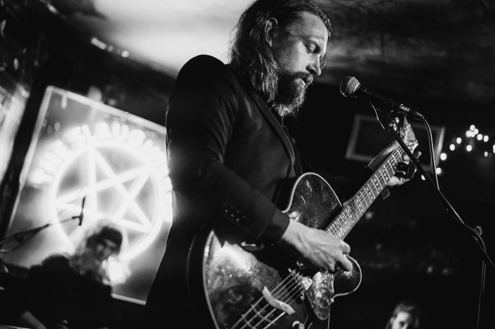 John J. Presley releases "Chaos and Calypso" and announces tourdates