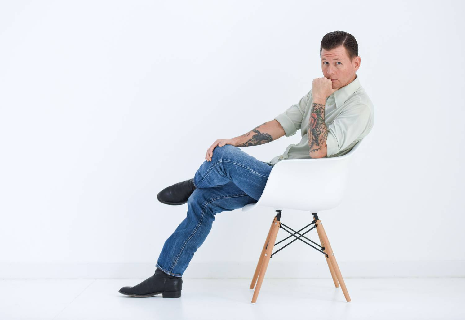 Jake La Botz gives us two new tracks of upcoming album and announces tour for early 2022