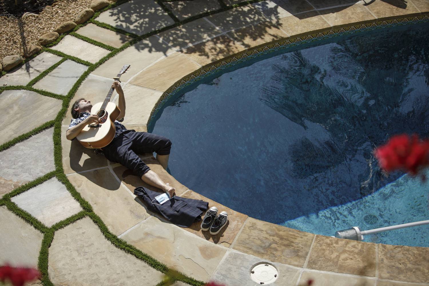 Joey Cape comes with "A Good Year to Forget" and Dutch show in August